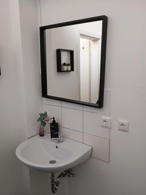 Apartment Koblenz Naehe Uni Und Bwzk Extérieur photo